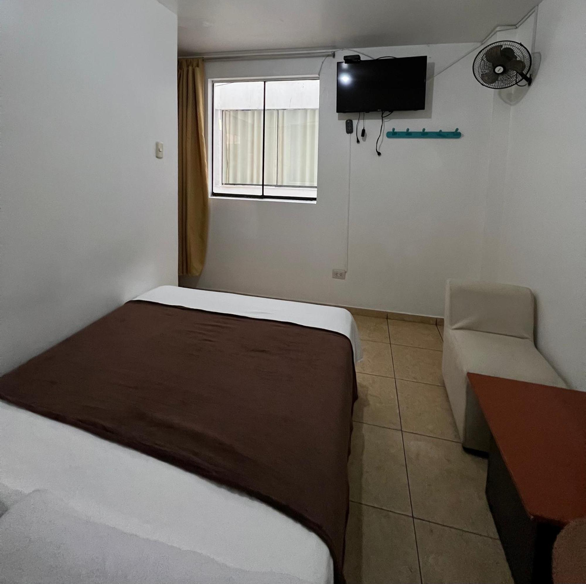 Hospedaje Senegal Cerca Al Aeropuerto Lima Exterior foto